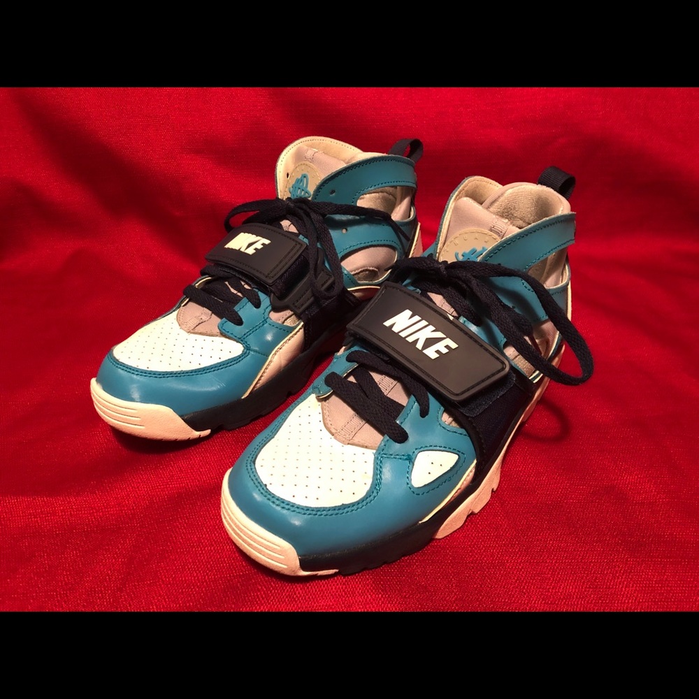 Nike Better World Women’s Sneakers Size 7Y